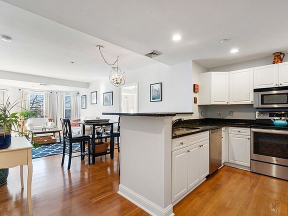 5th image of 10 Seaport Dr APT 2218