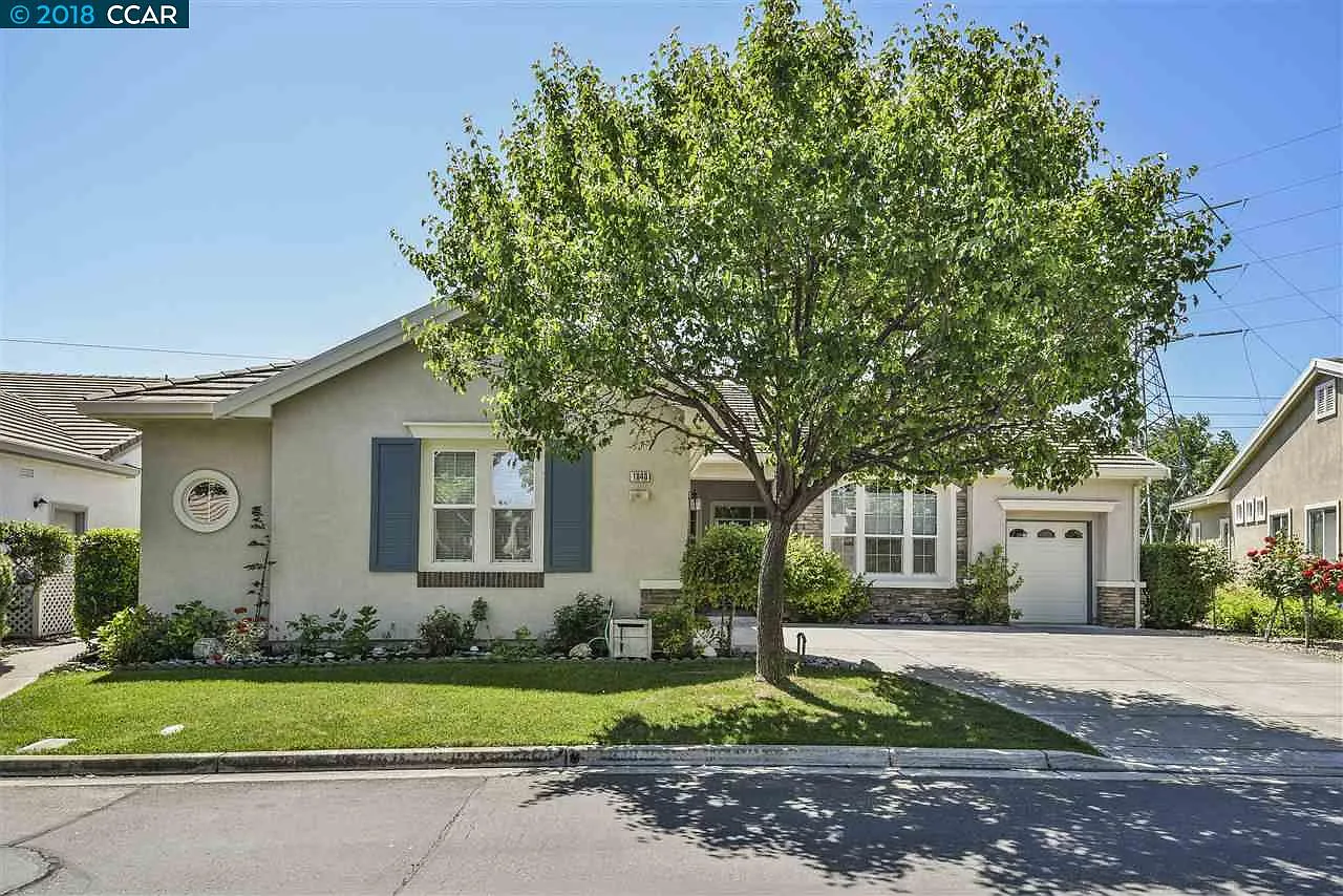 1840 Mariposa Way photo 1