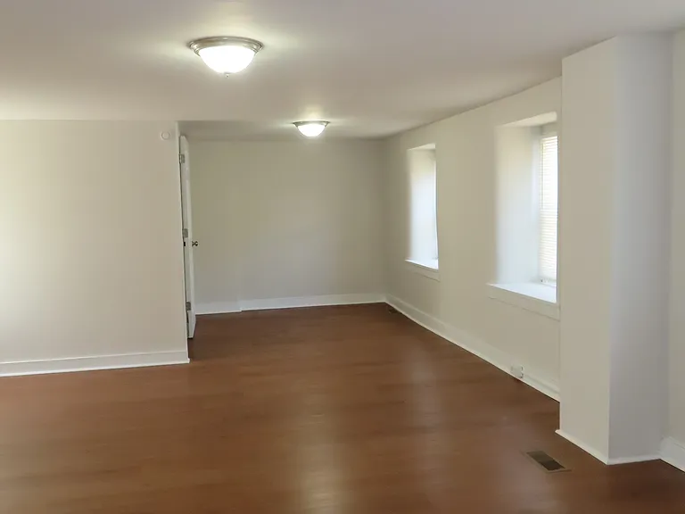 1008 Reading Ave — Photo 24