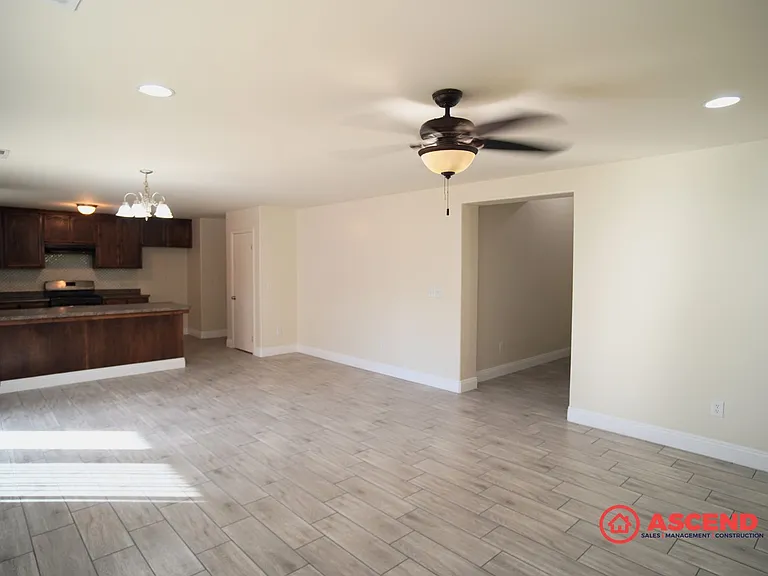 301 Alysheba Dr — Photo 4