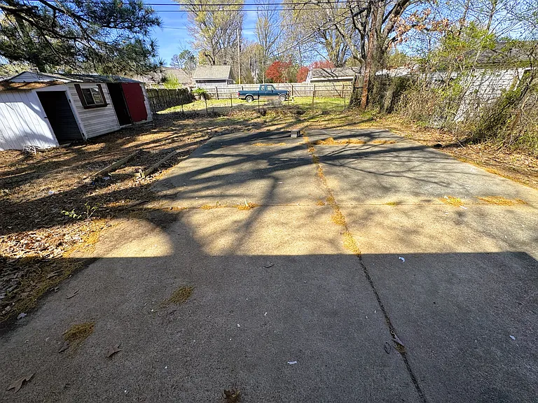 961 N Perkins Rd — Photo 15