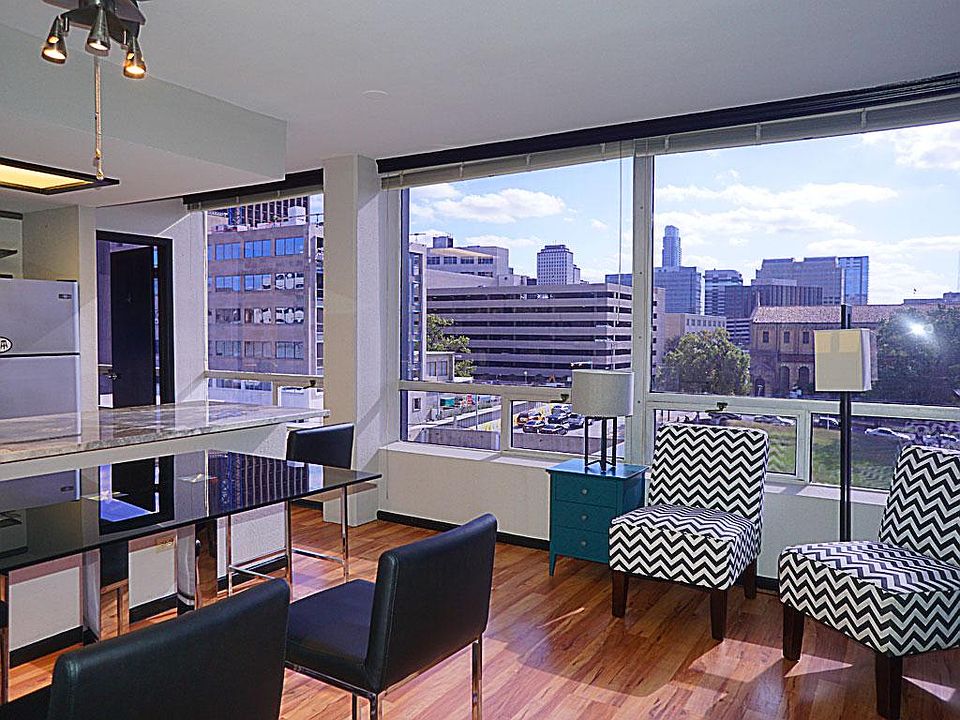 Beautiful Views of Downtown Austin from All Rooms