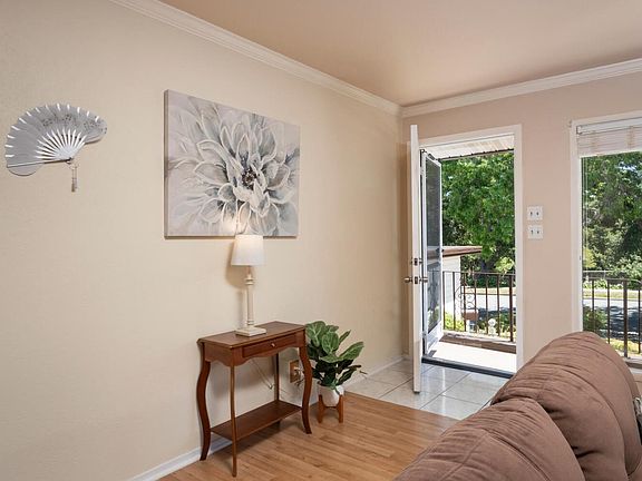 5th image of 2926 Briarfield Ave
