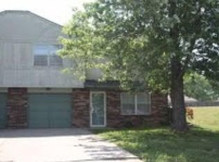 1607 NW Cardiff Dr, Blue Springs, MO 64015