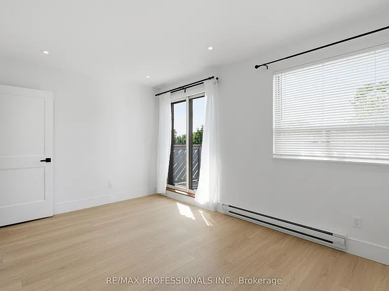 105 Cavell Ave — Photo 23