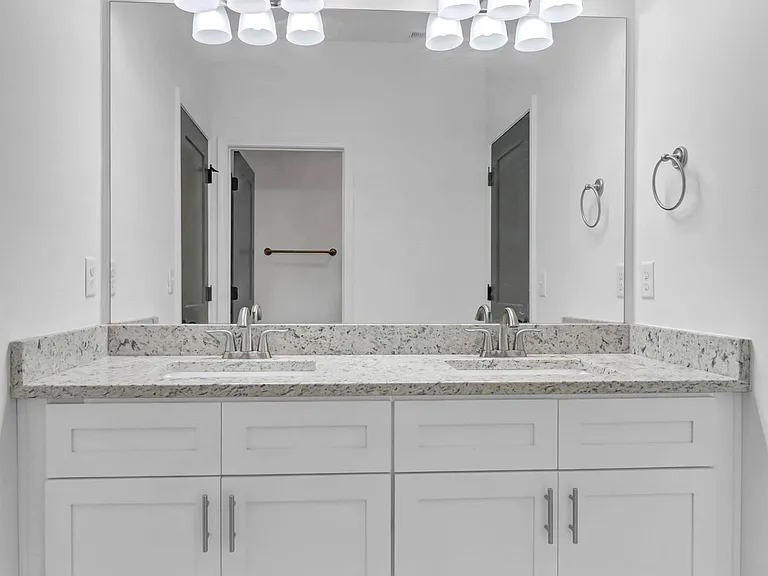2035 Rosewood Dr #A — Photo 25