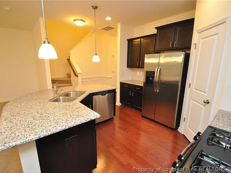 643 Briarcliff St — Photo 7