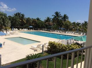881 Ocean Dr #Townhouse 3, Key Biscayne, FL 33149