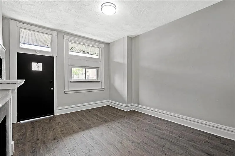 404-406 Boggs Avenue - 406-1 — Photo 2