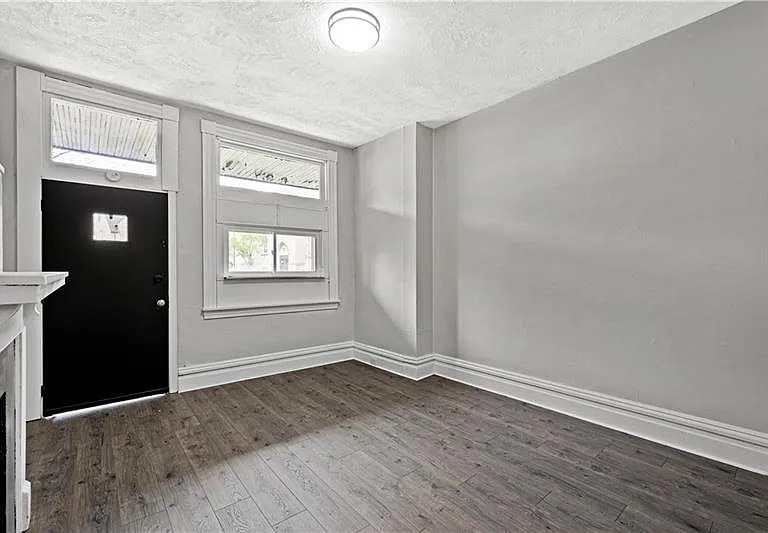 406 Boggs Ave — Photo 2