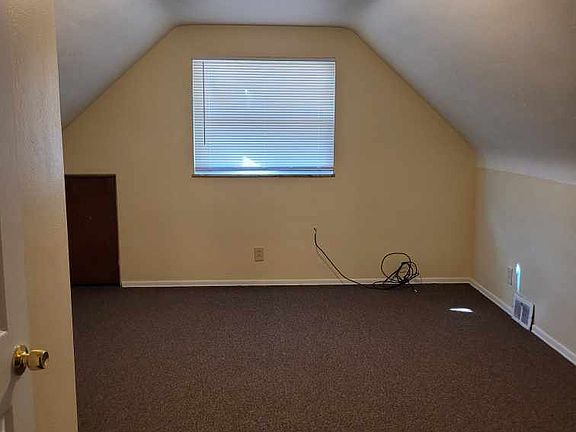 5th image of 721 Catharine St