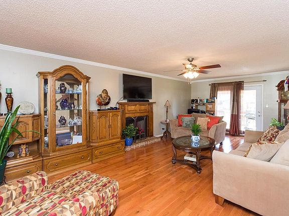 3rd image of 1252 Archwood Dr