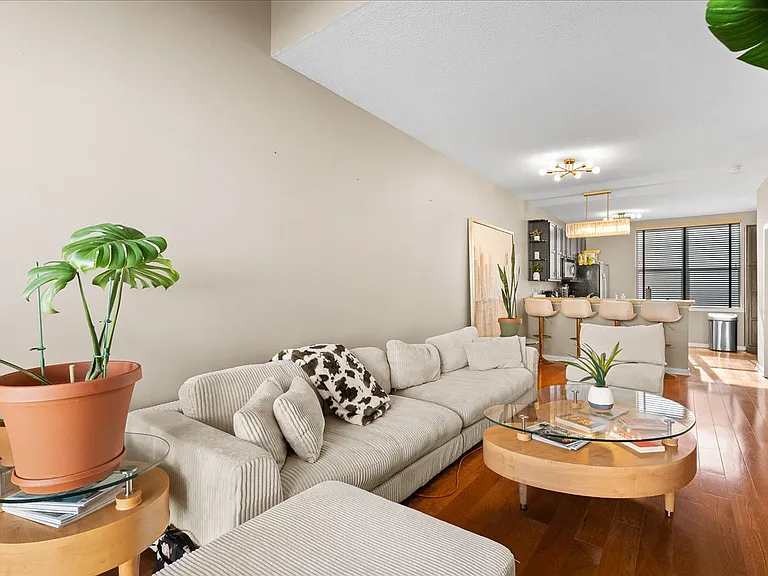 4543 Madison Ave — Photo 7