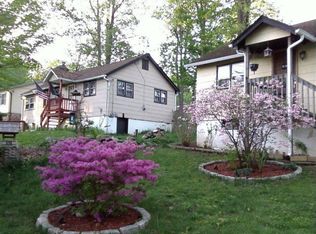 410 E Lakeshore Dr, Highland Lakes, NJ 07422