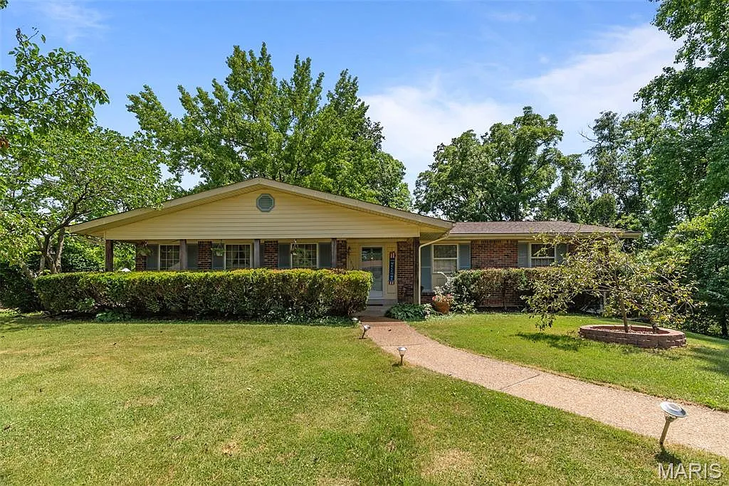 10120 Courtwick Dr photo 1