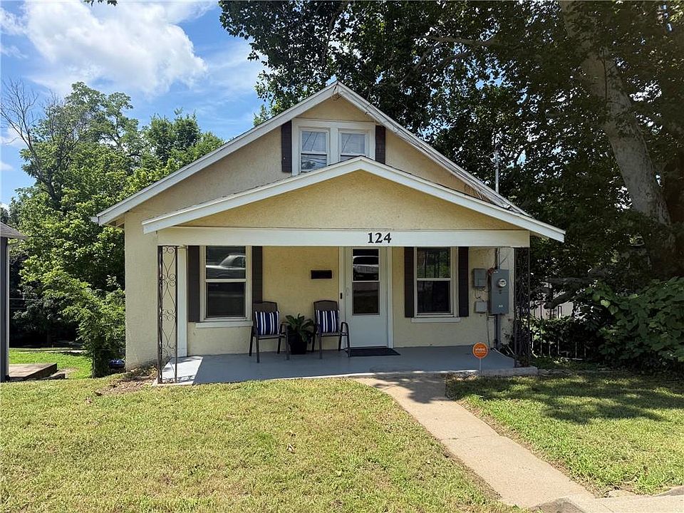 1st image of 124 Riverside Dr