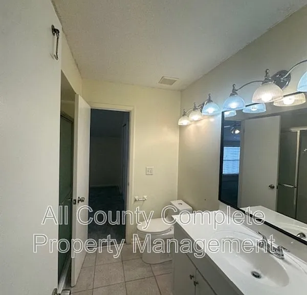 8550 Sturbridge Cir W — Photo 8