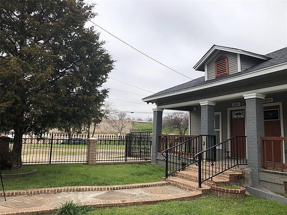 3rd image of 1033 E 10th St #1031