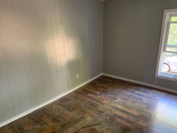 4th image of 51 Cherry Ave