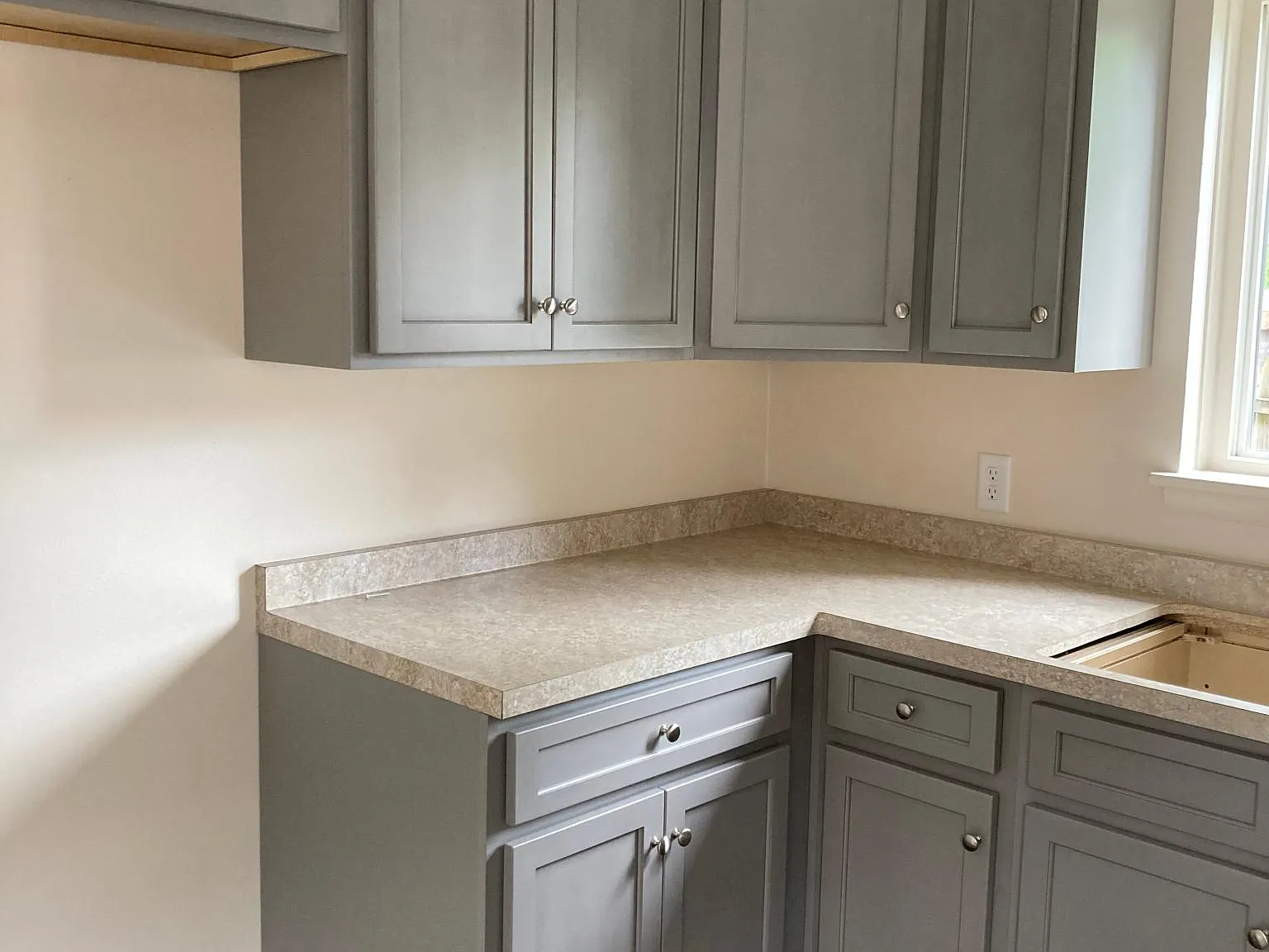 2 bed, 900 sqft, $1,300 — Photo 1