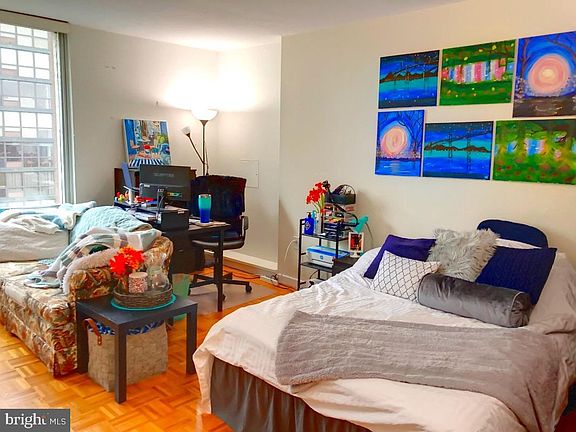 4th image of 604 S Washington Sq APT 1401