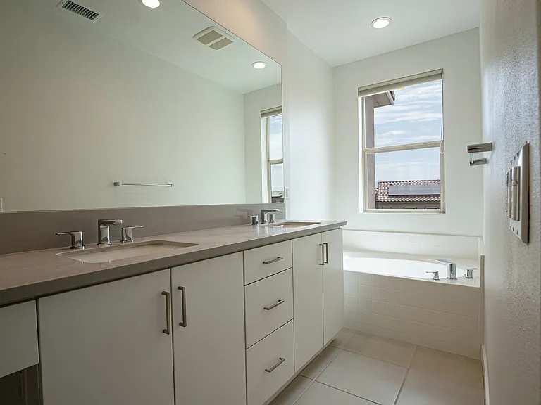 35830 McCarthy St — Photo 21
