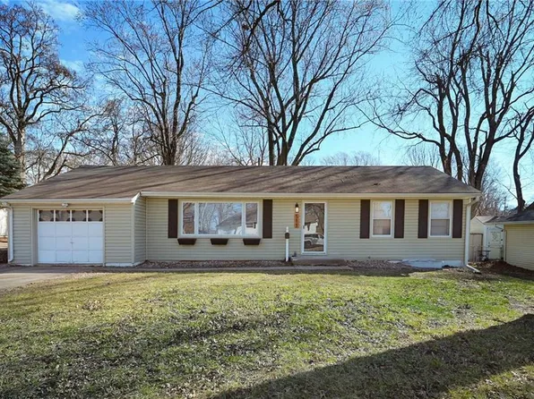 511 NW Central St, Lees Summit, MO 64063
