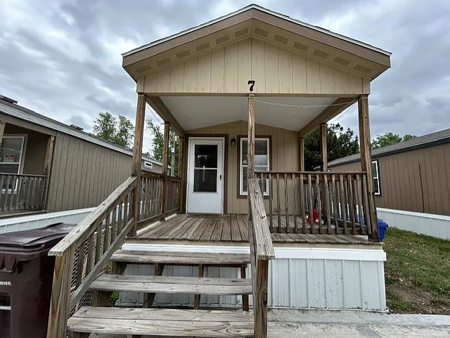 442 Millers Ln #7 — Photo 1
