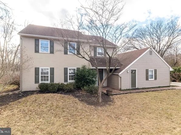 4 Vera Ln, Conshohocken, PA 19428