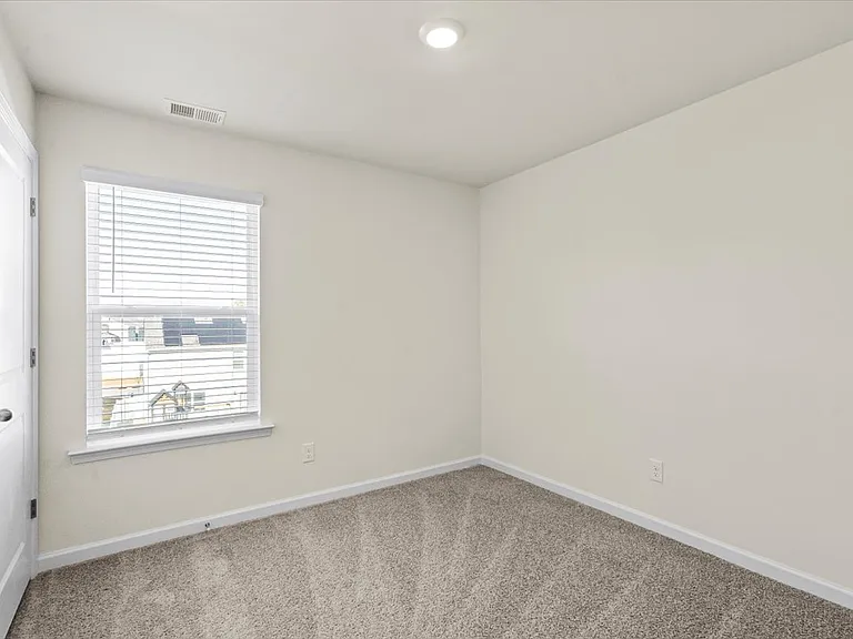 1339 37th Avenue Ln NE — Photo 22