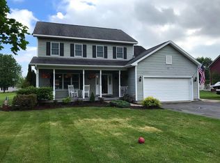 13 Mountain View Dr, Rouses Pt, NY 12979