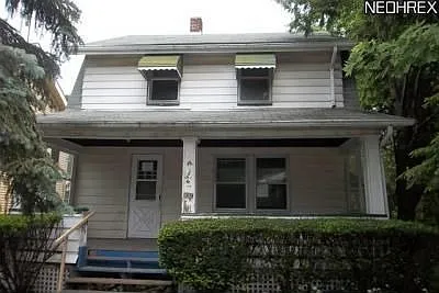 997 Dana St NE photo 1