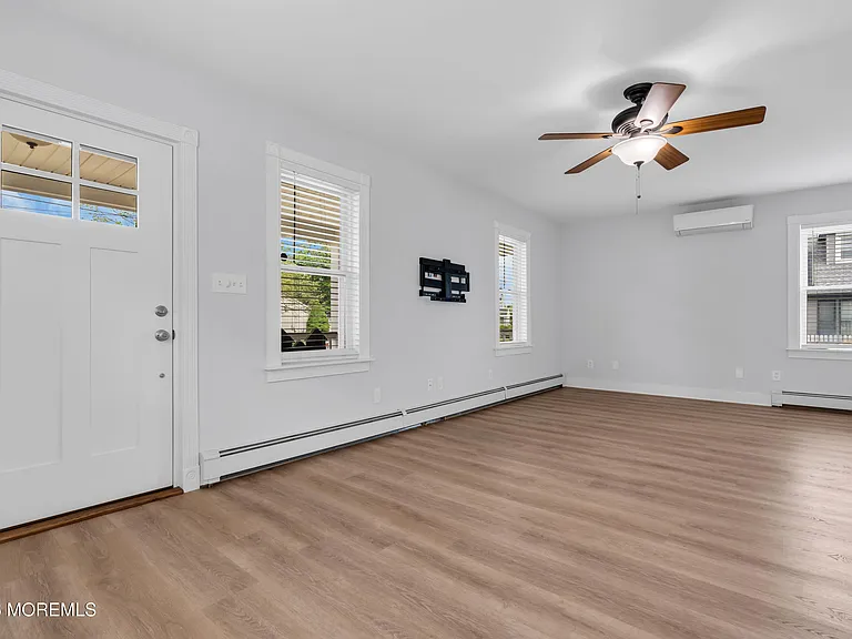 505 Long Branch Ave — Photo 3
