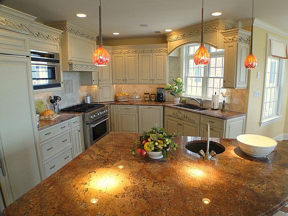 3rd image of 2131 Wesley Ave