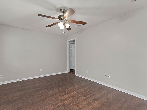5th image of 2103 Mercedes Rd