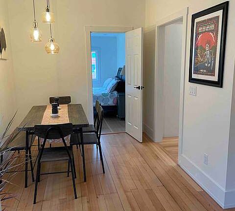 2nd image of 207 S C St