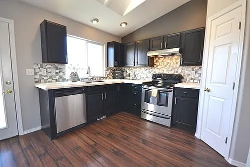 5476 S Veronica Pl — Photo 4