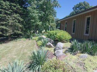 4605 Oak Crest Rd, Crystal Lake, IL 60012