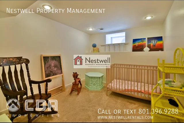 562 S Elizabeth St — Photo 19