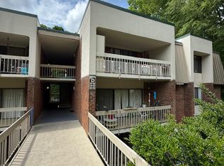 500 Umstead Dr #208, Chapel Hill, NC 27516