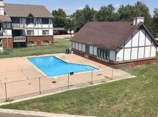 2900 Acres Rd #103, Hutchinson, KS 67502