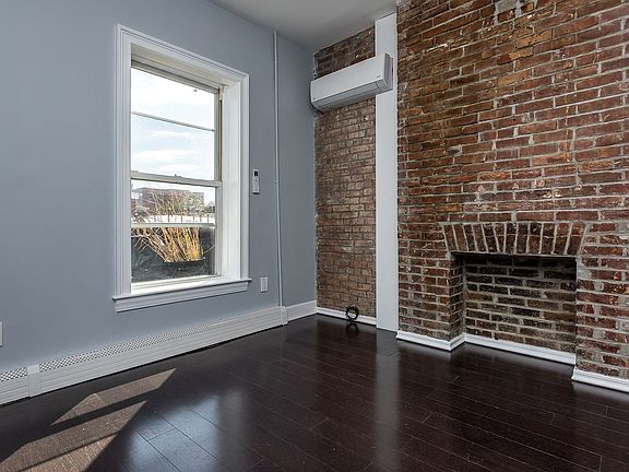 5th image of 206 Calyer St APT 4