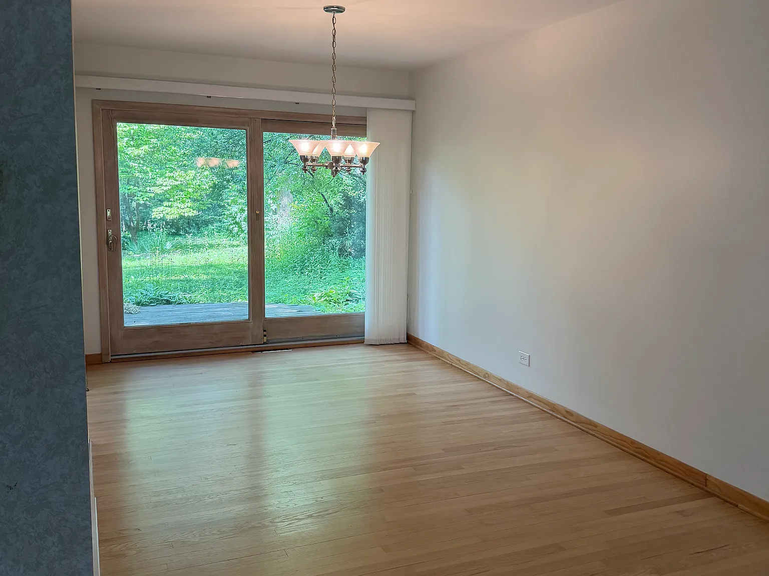 3 bed, 2.5 bath, 1800 sqft, $3,600 — Photo 3