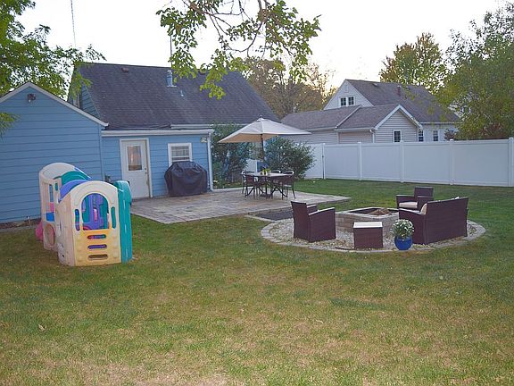 NEW PATIO,FIREPIT,FENCE
