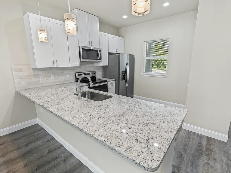 6 Emmons Ln — Photo 36