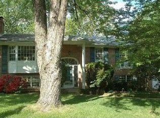 2823 Elsmore St, Fairfax, VA 22031