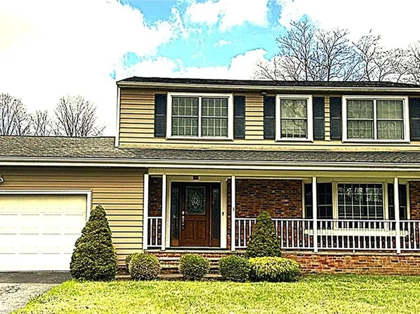 32 University Park, Fredonia, NY 14063