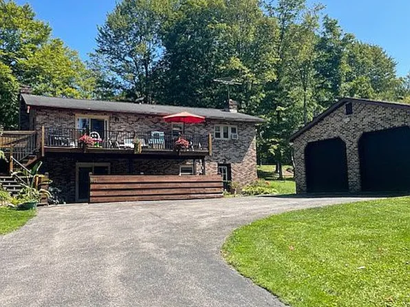 467 Buskirk Rd, Falls Creek, PA 15840
