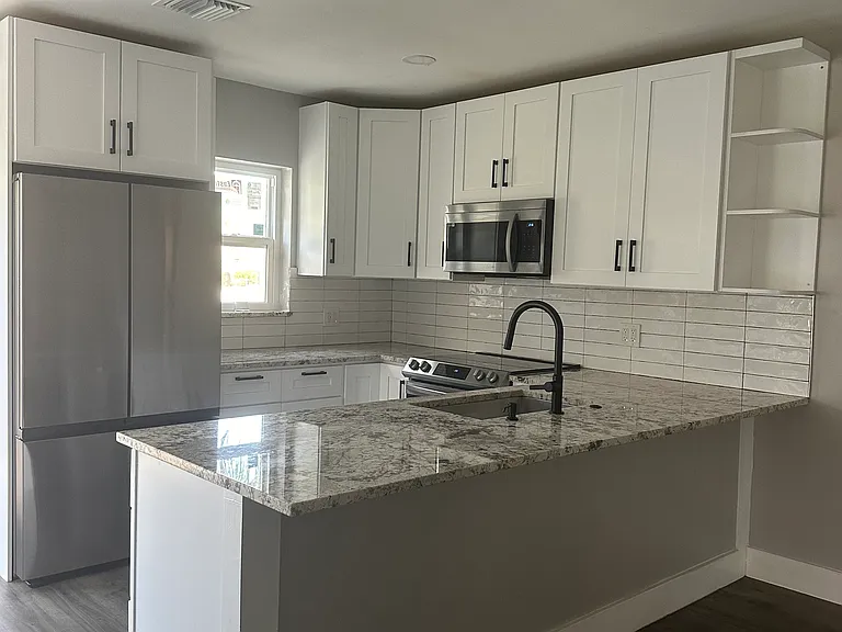 1970 SE 1st Cir — Photo 18