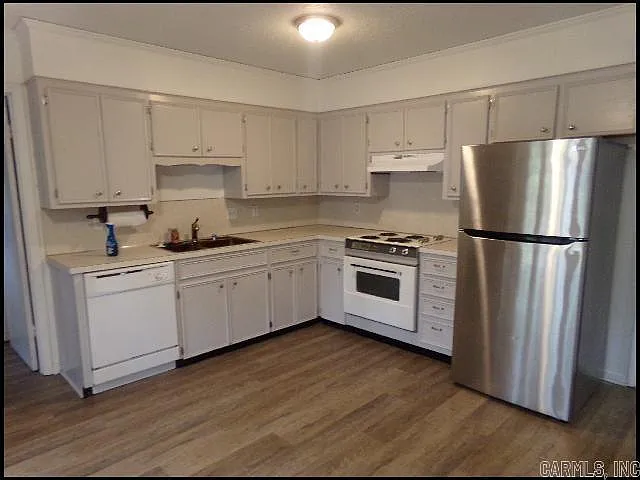 711 Mimi Ln — Photo 6
